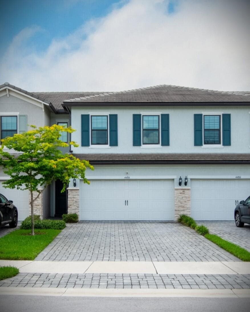 4486 Appleton Circle W, Oakland Park, FL 33309