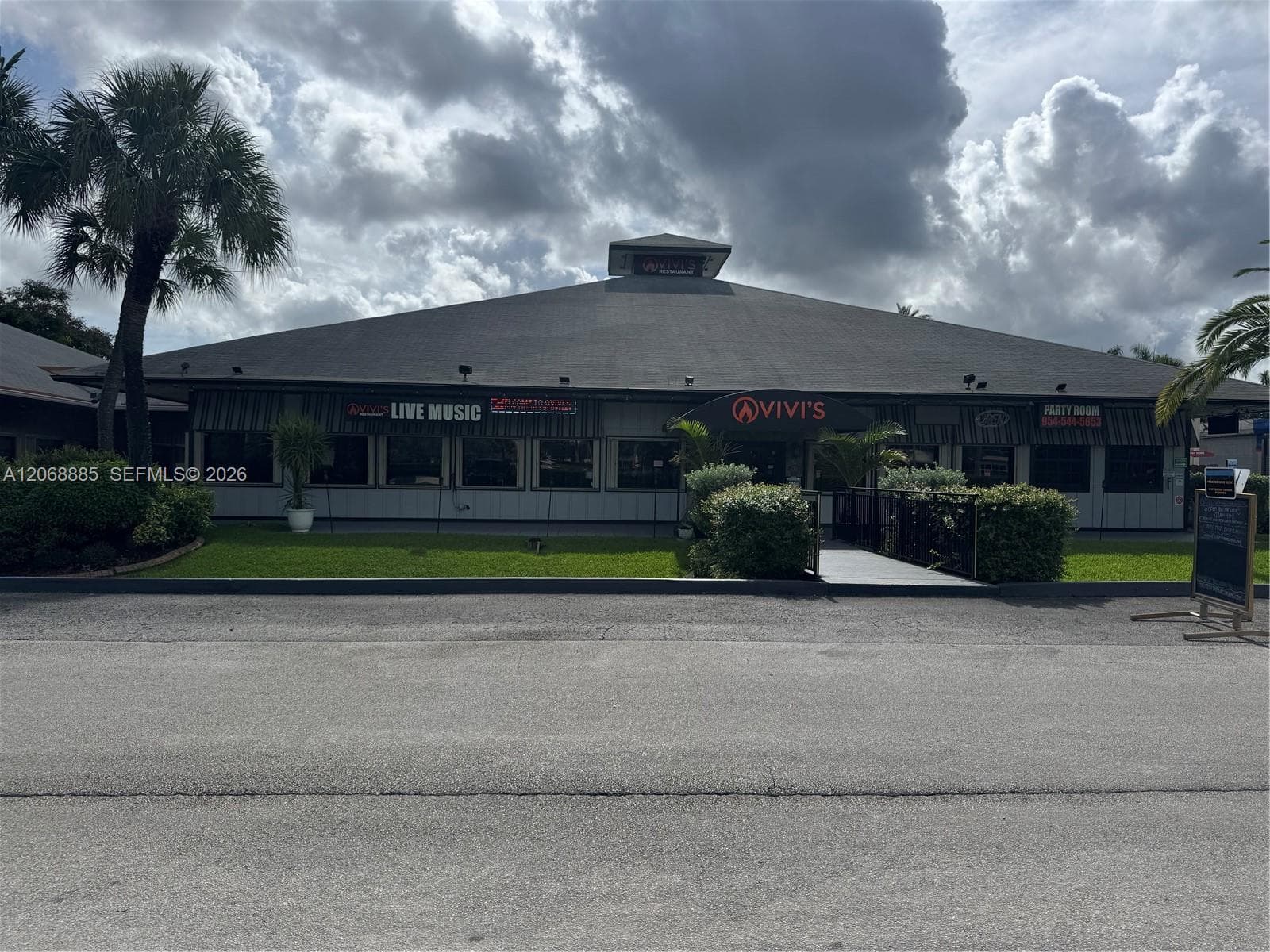 3333 N University Dr, Davie, FL 33024