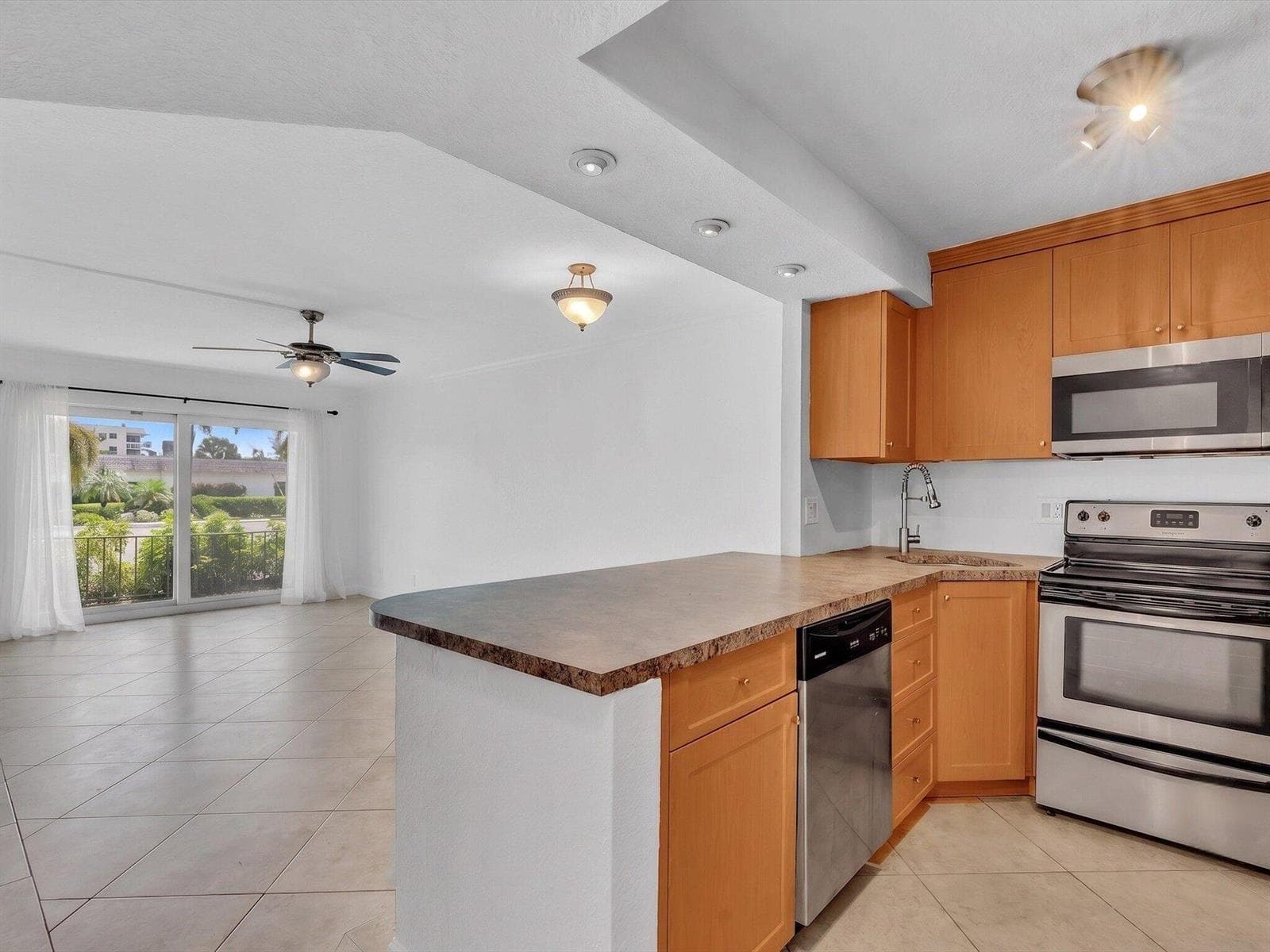 3002 NE 5th Terrace # 105-B, Wilton Manors, FL 33334
