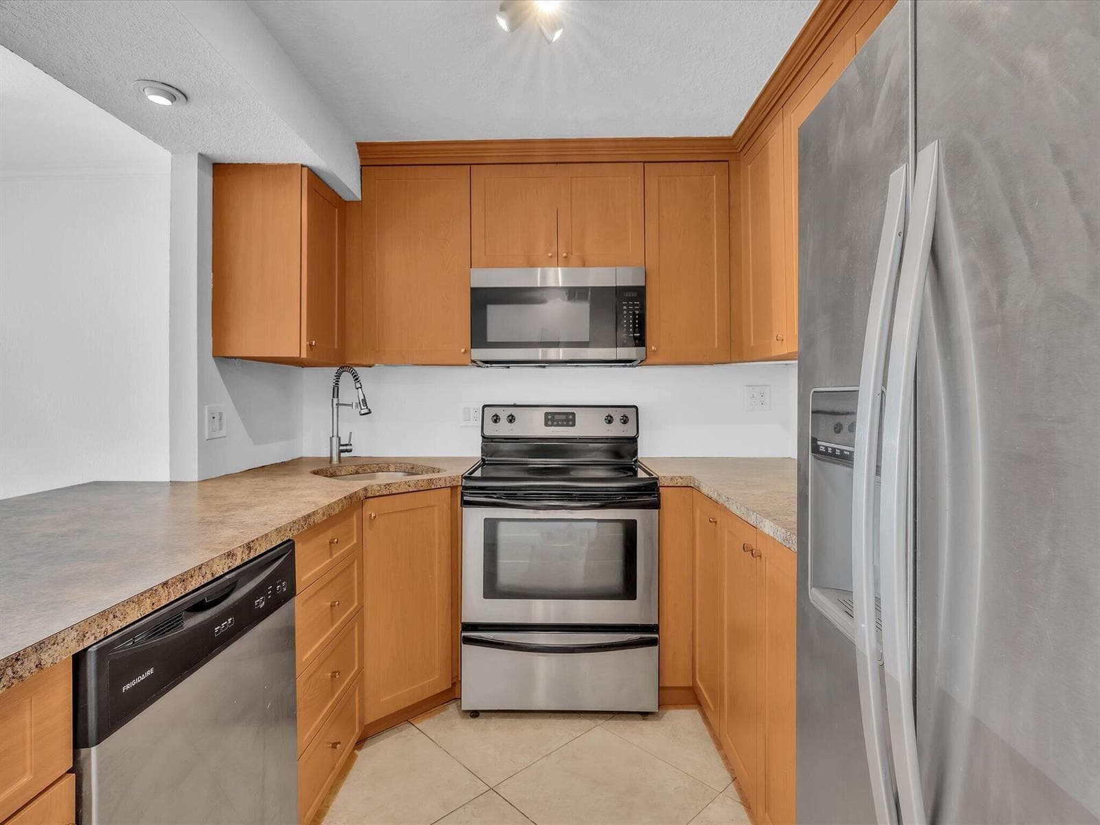 3002 NE 5th Terrace # 105-B, Wilton Manors, FL 33334 photo 4