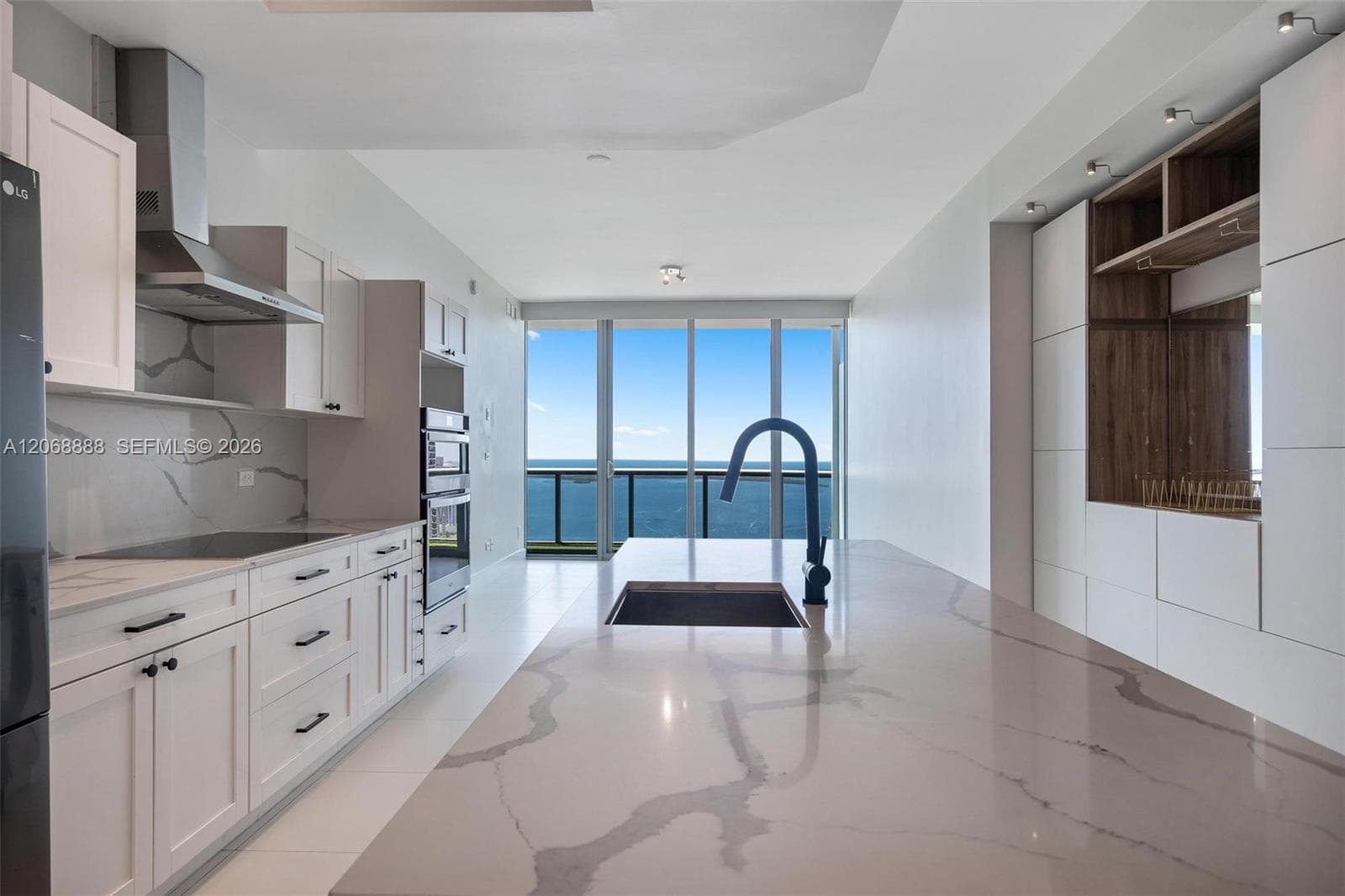 888 Biscayne Blvd # 4804, Miami, FL 33132 photo 2