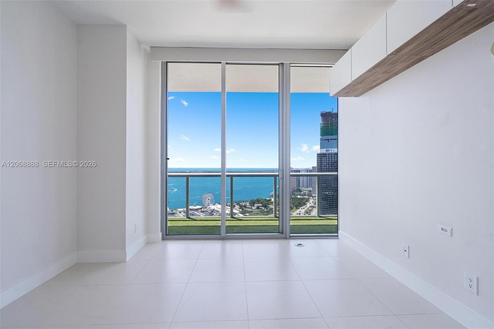 888 Biscayne Blvd # 4804, Miami, FL 33132 photo 3