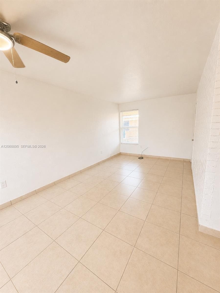 6850 W 14th Ct # 25B, Hialeah, FL 33014 photo 3