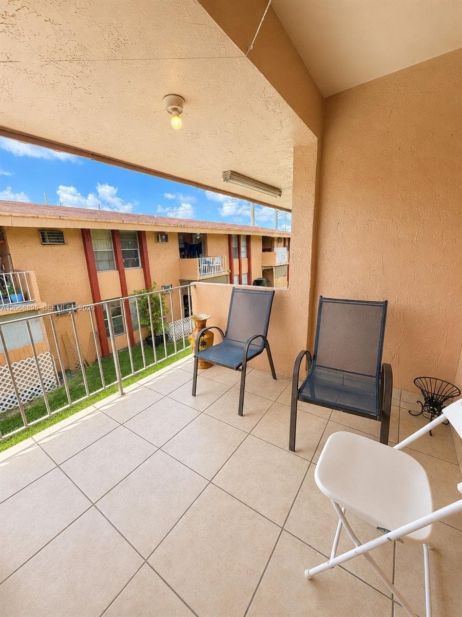6850 W 14th Ct # 25B, Hialeah, FL 33014 photo 4