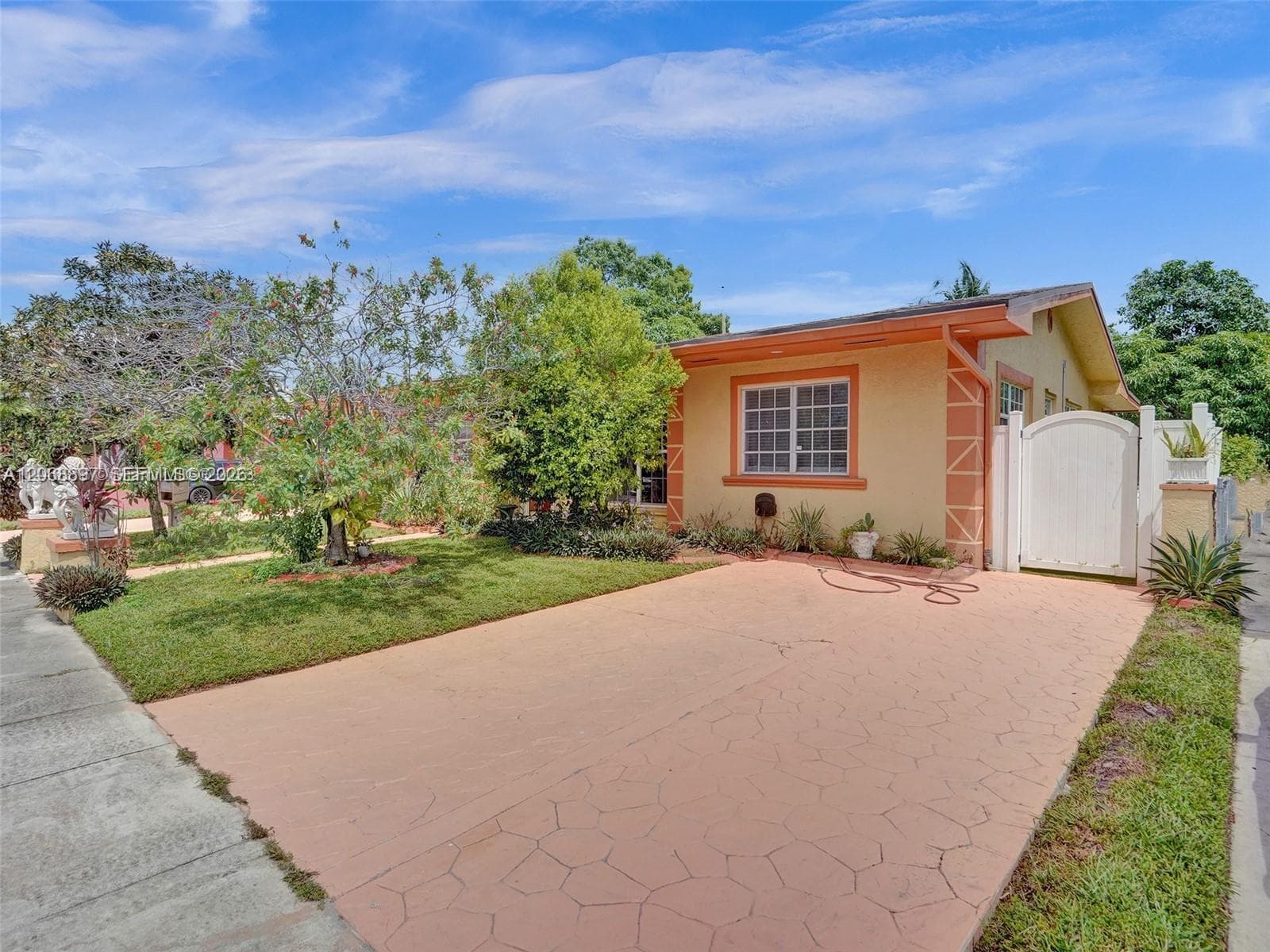 1161 NE 202nd St, Miami, FL 33179 photo 2