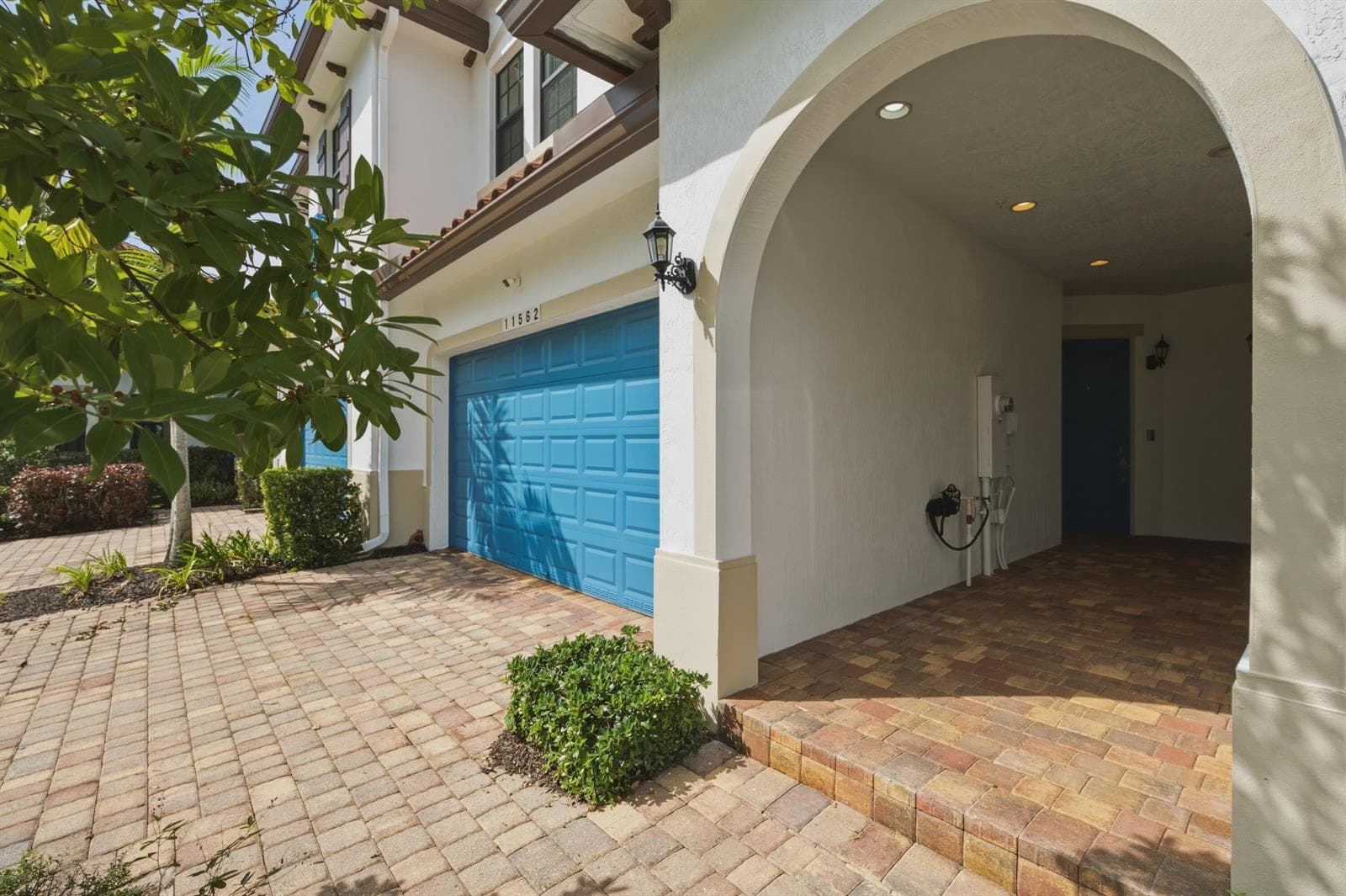 11562 SW 13th Lane, Pembroke Pines, FL 33025 photo 2