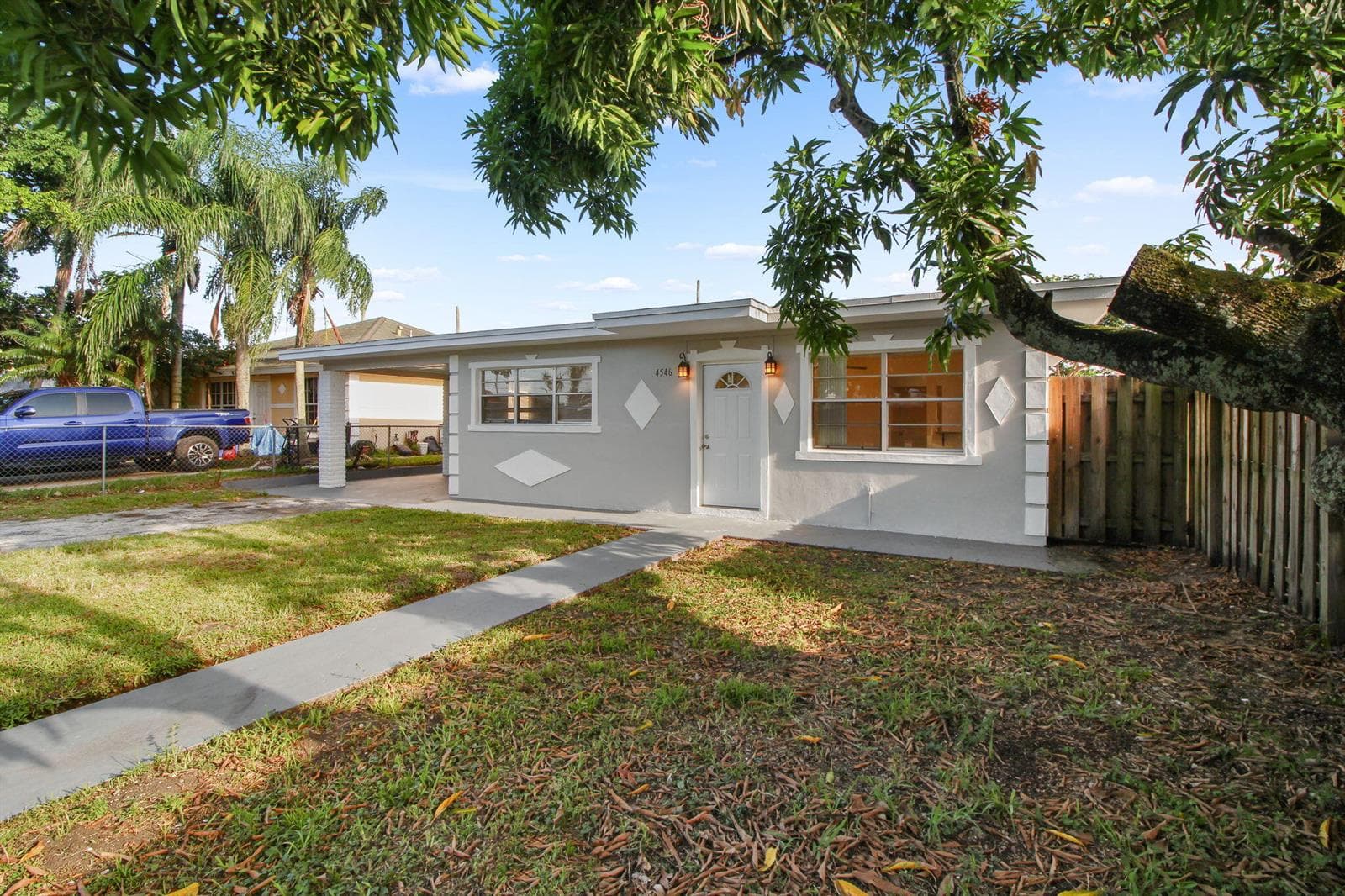 4546 CARVER Street, FL 33463 photo 3