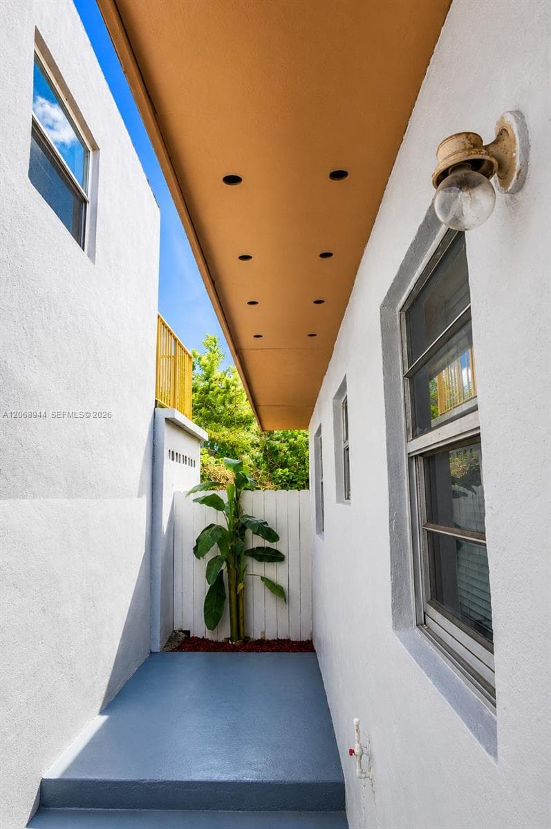 119 NW 3rd St, Hallandale Beach, FL 33009 photo 2