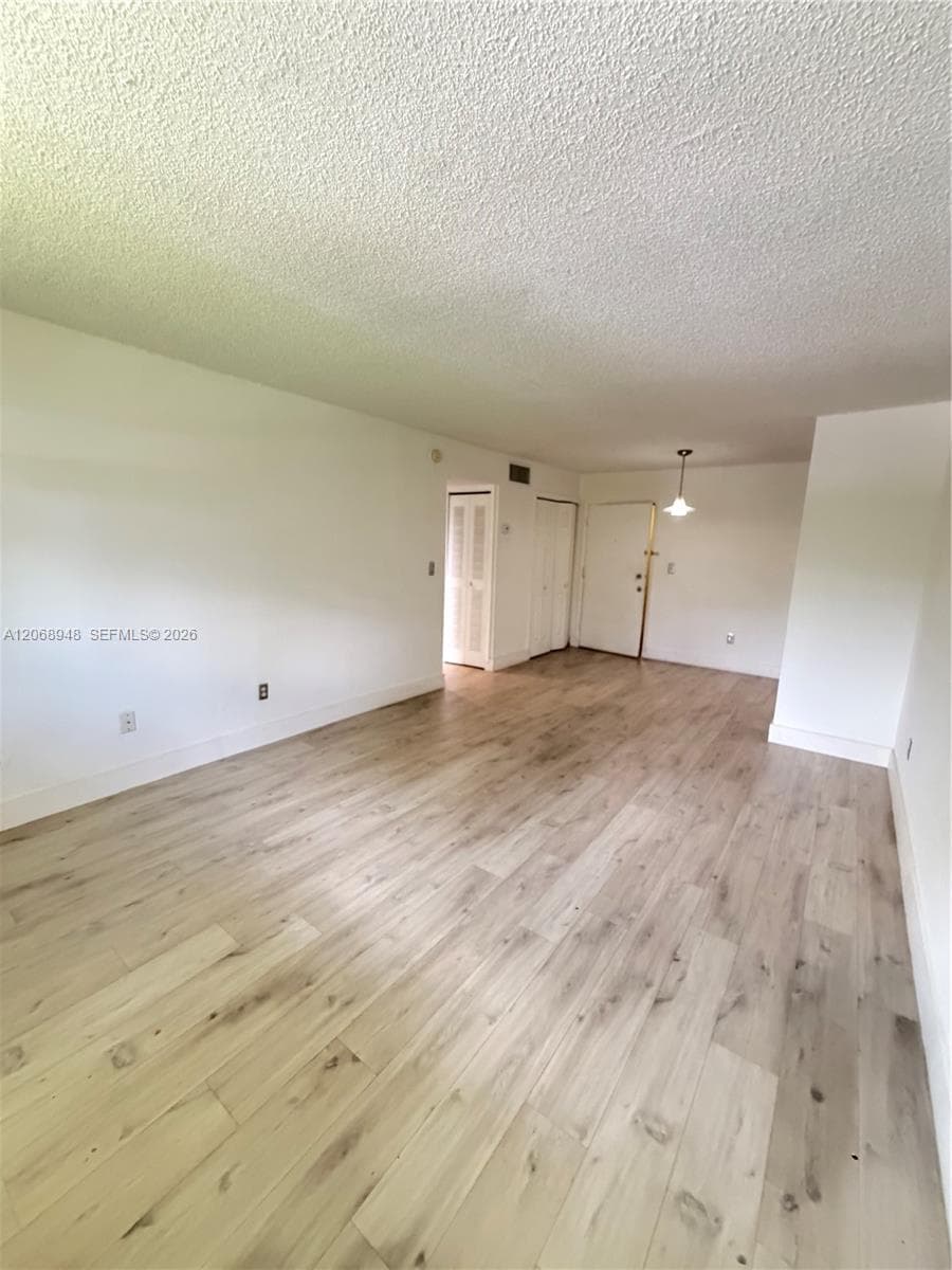 606 W 81st St # 209, Hialeah, FL 33014