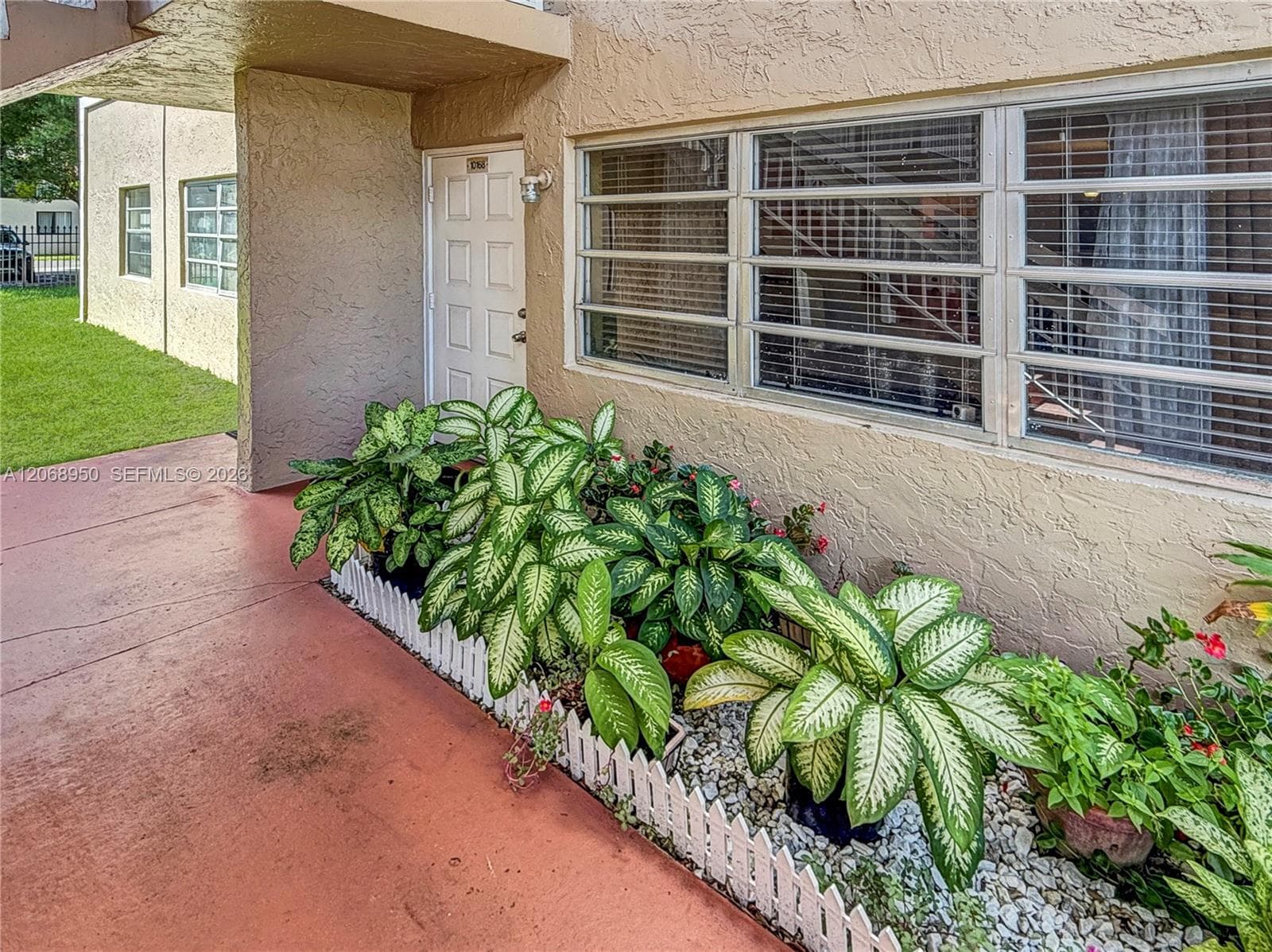 10168 Twin Lakes Dr # 13-A, Coral Springs, FL 33071 photo 2