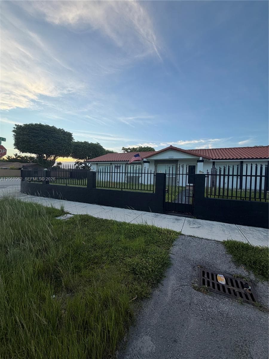 15171 SW 70th St, Miami, FL 33193 photo 2