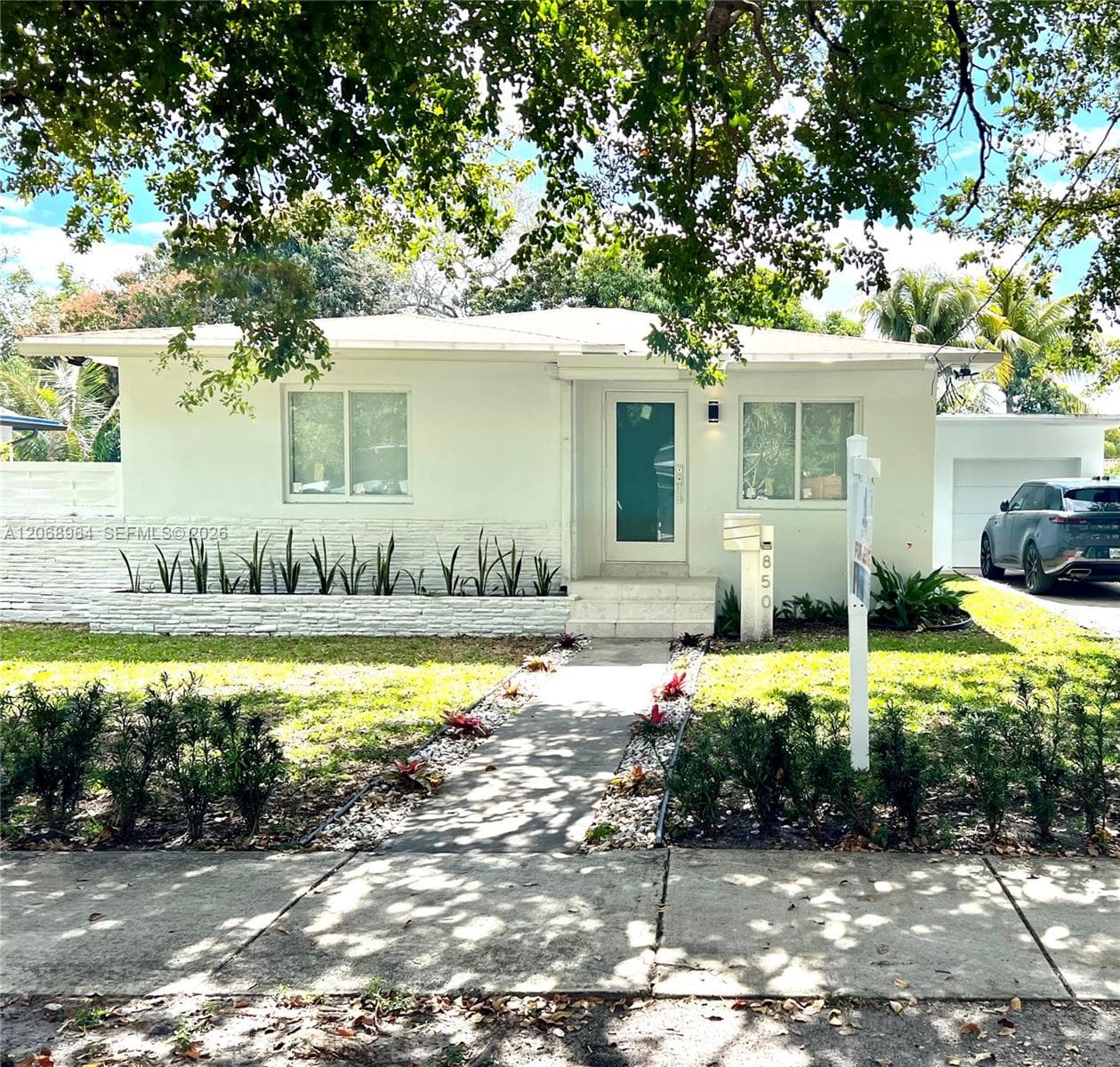 850 NE 127th St, North Miami, FL 33161
