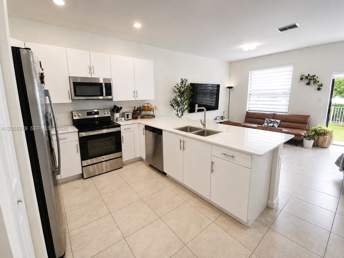 3382 W 114th Ter, Hialeah, FL 33018 photo 5