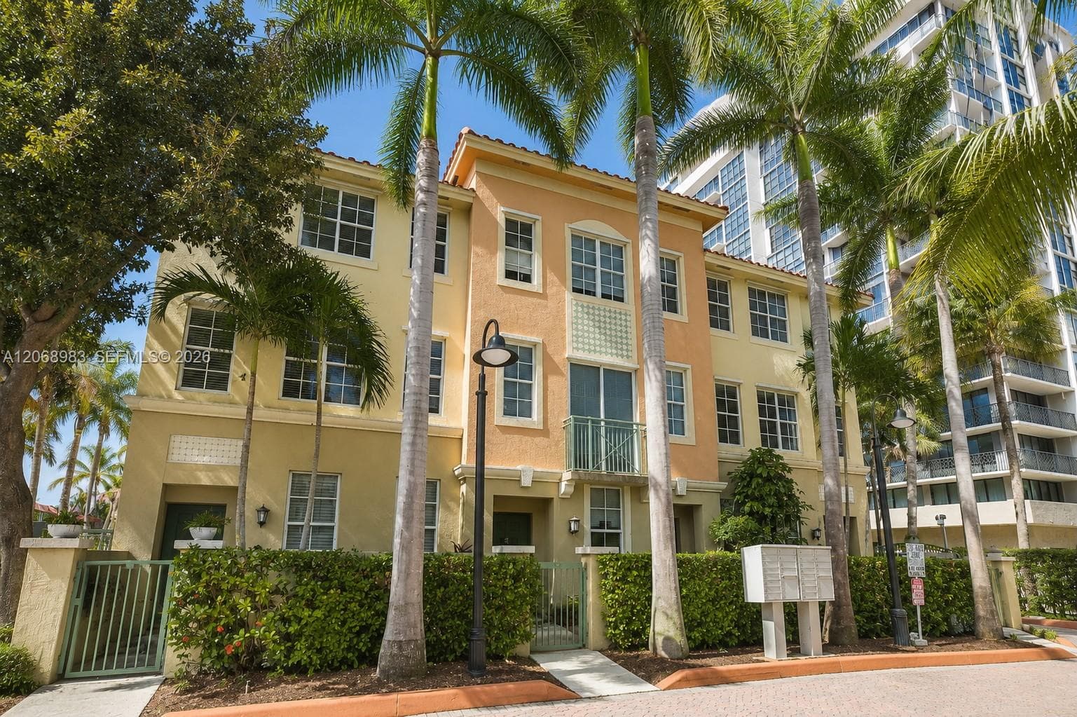 2069 S Ocean Dr # TH18, Hallandale Beach, FL 33009 photo 4