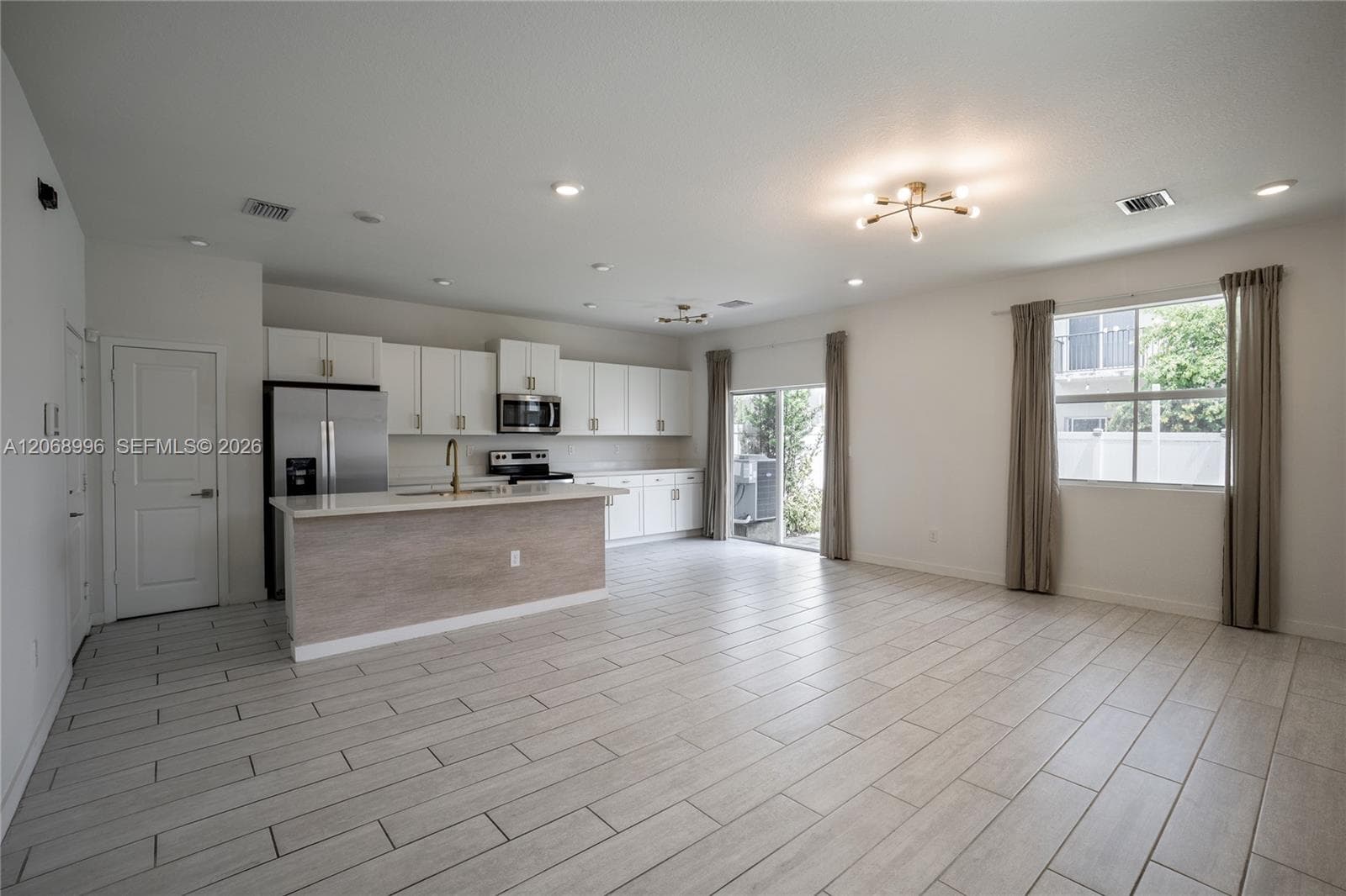 833 SE 19th St, Homestead, FL 33034 photo 2