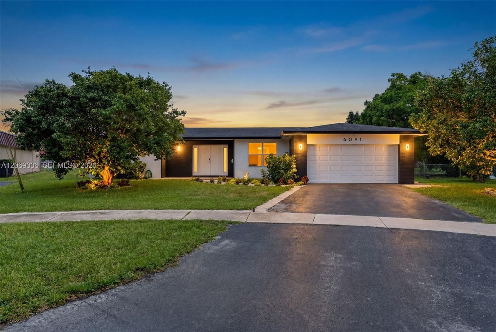 6091 SW 14th St, Plantation, FL 33317 photo 2