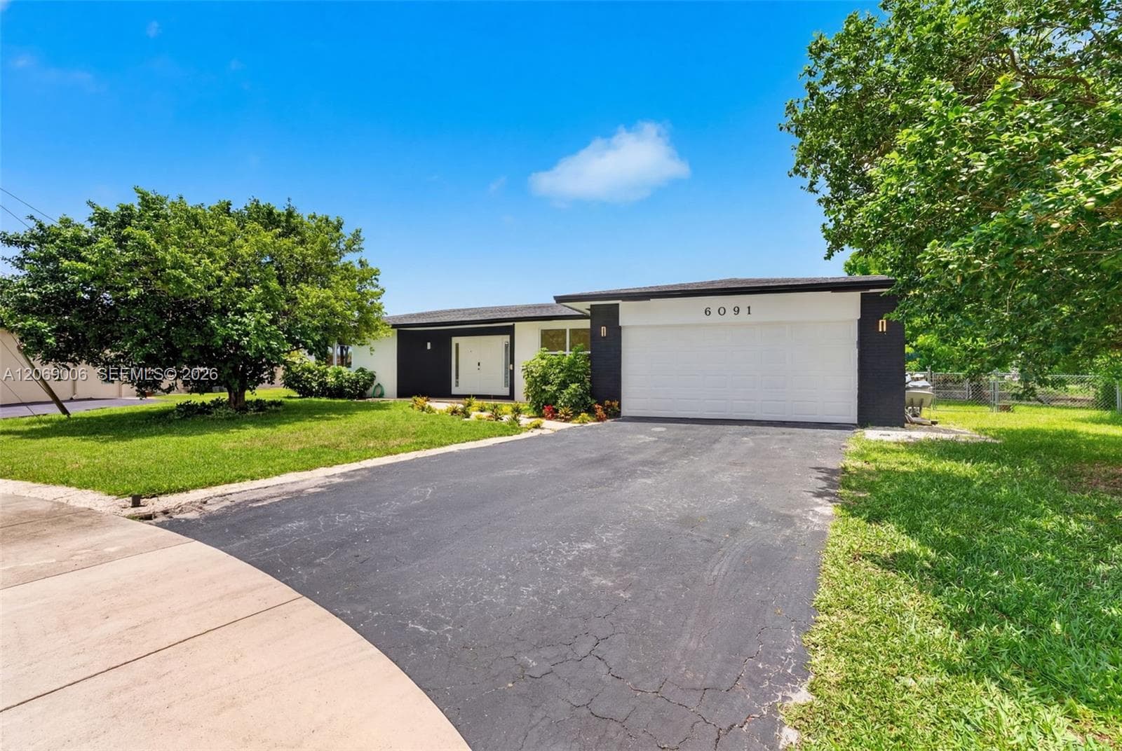 6091 SW 14th St, Plantation, FL 33317 photo 3