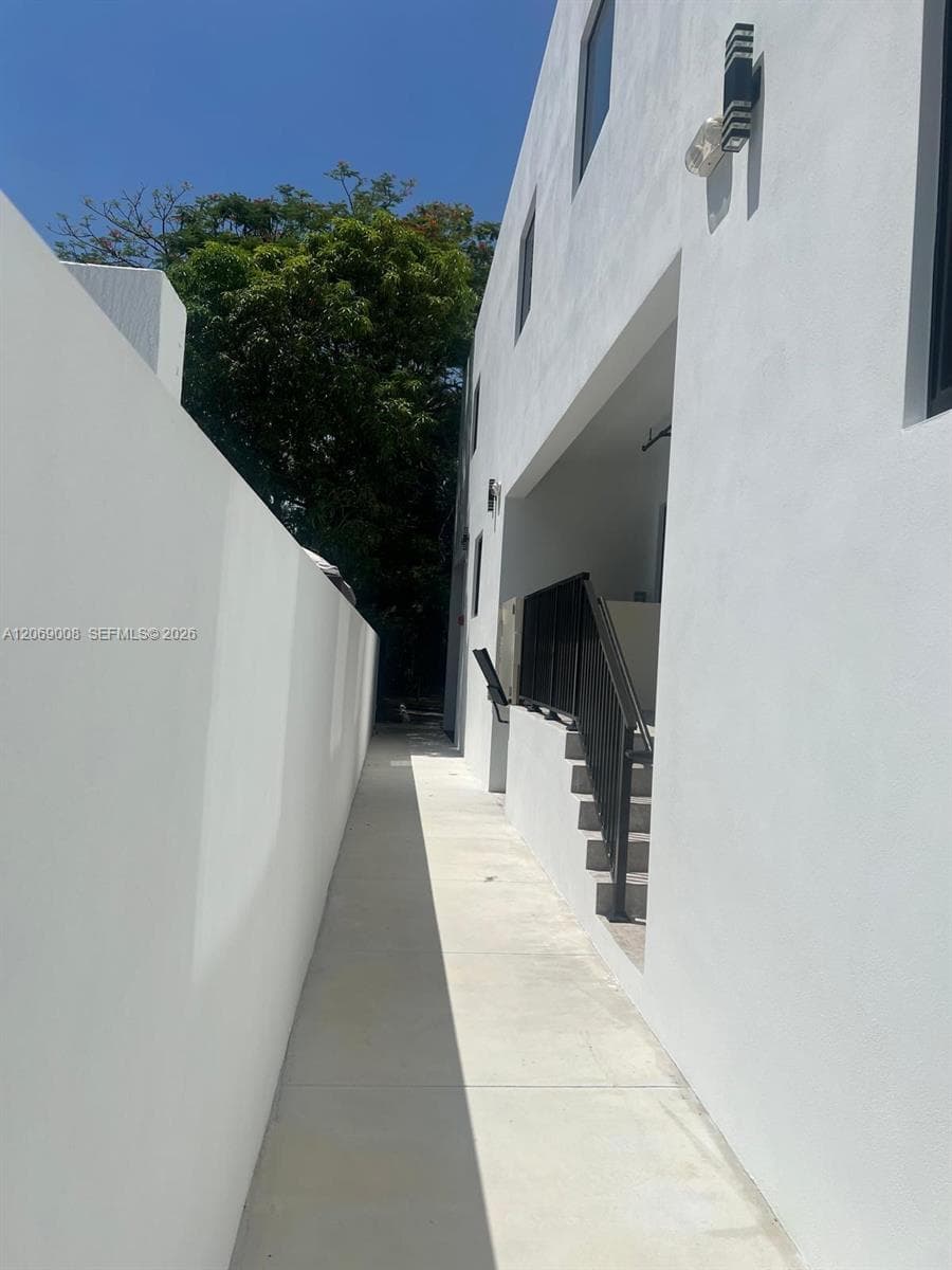 1860 NW 19th St # 101, Miami, FL 33125 photo 5