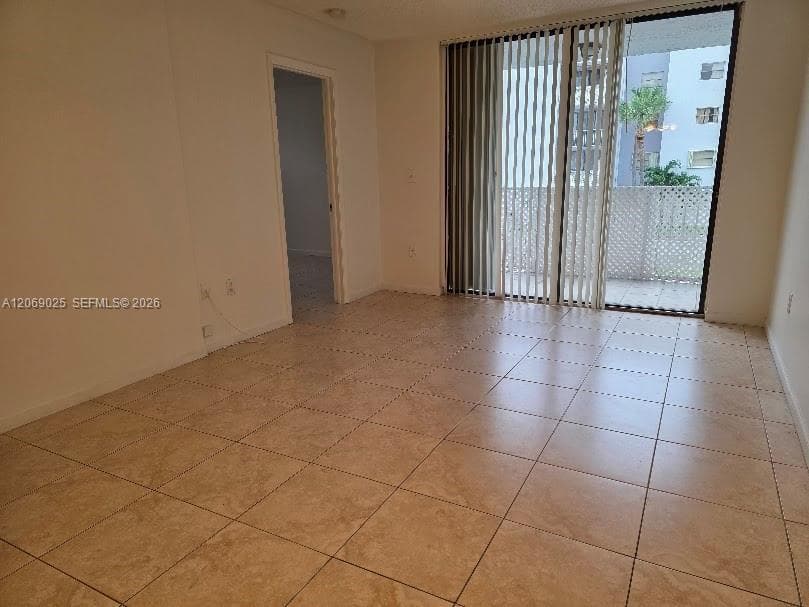 8145 NW 7th St # 201, Miami, FL 33126 photo 2
