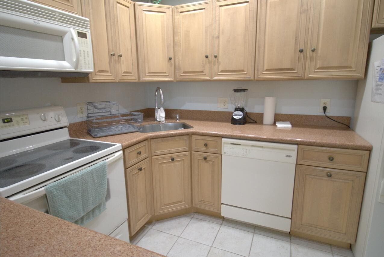 3561 PINE NEEDLE Drive # D-2, FL 33463 photo 5