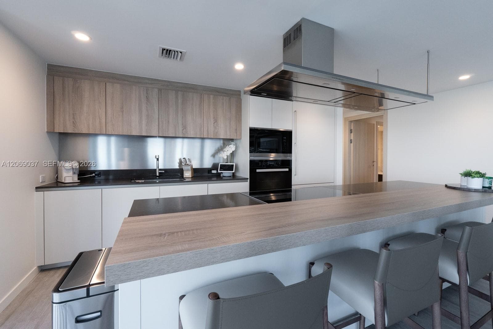 1000 Brickell Plz # 4502, Miami, FL 33131 photo 3