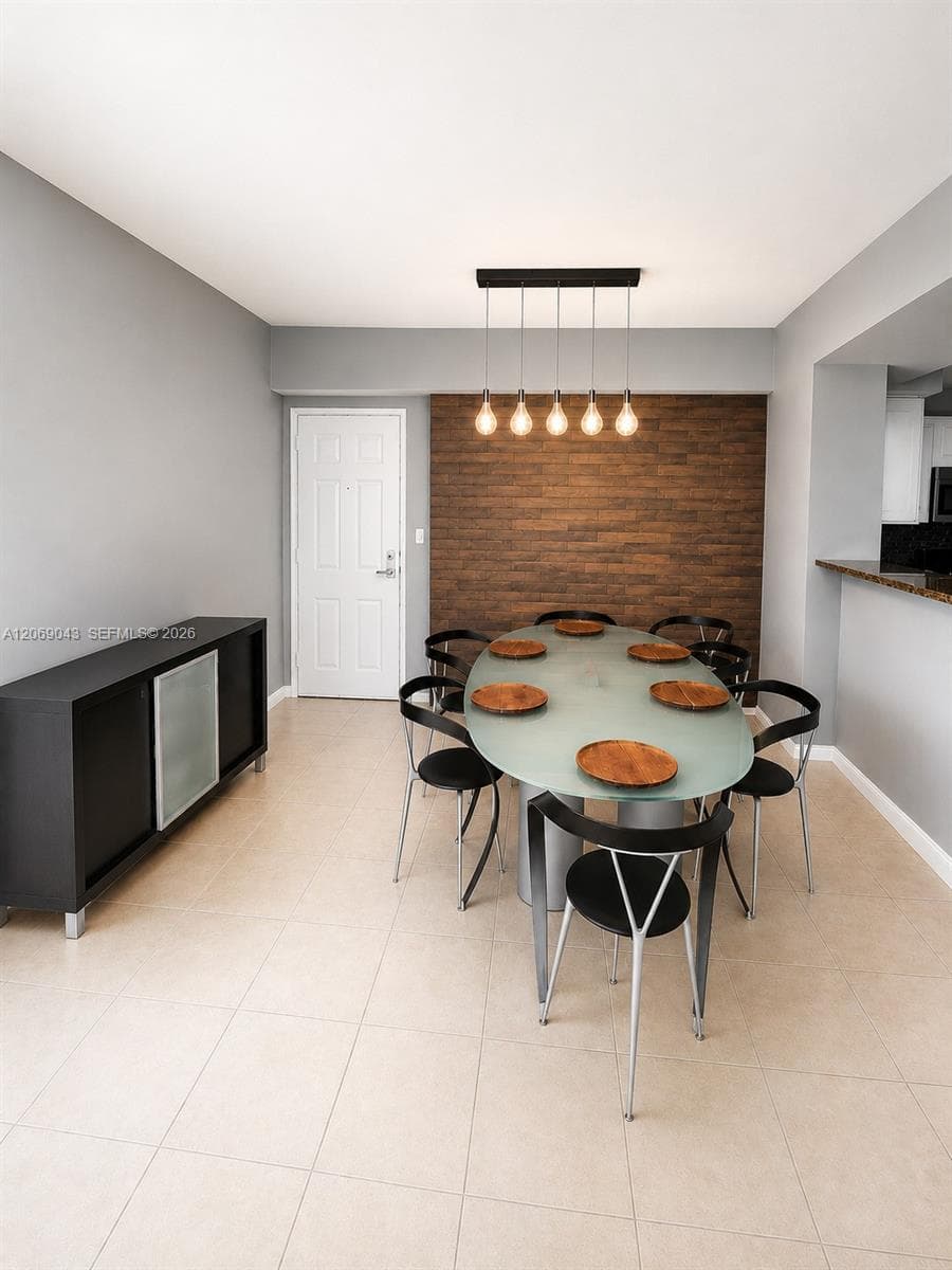 1155 Brickell Bay Dr # 2504, Miami, FL 33131 photo 2