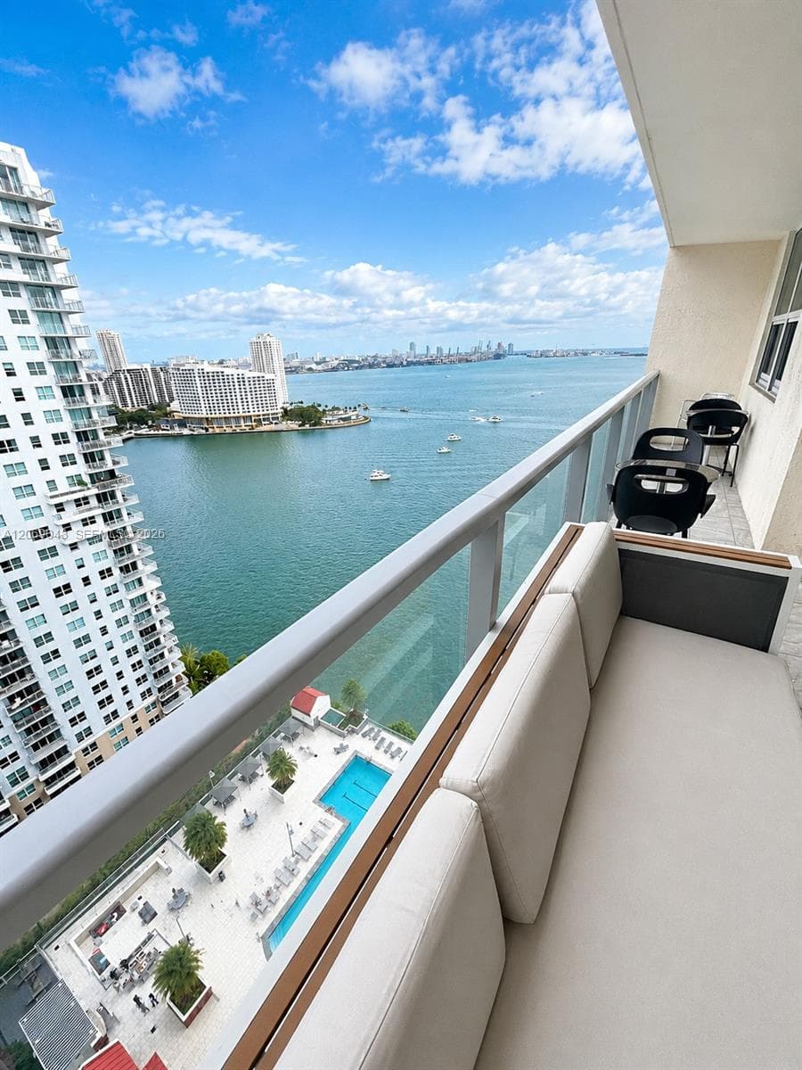 1155 Brickell Bay Dr # 2504, Miami, FL 33131