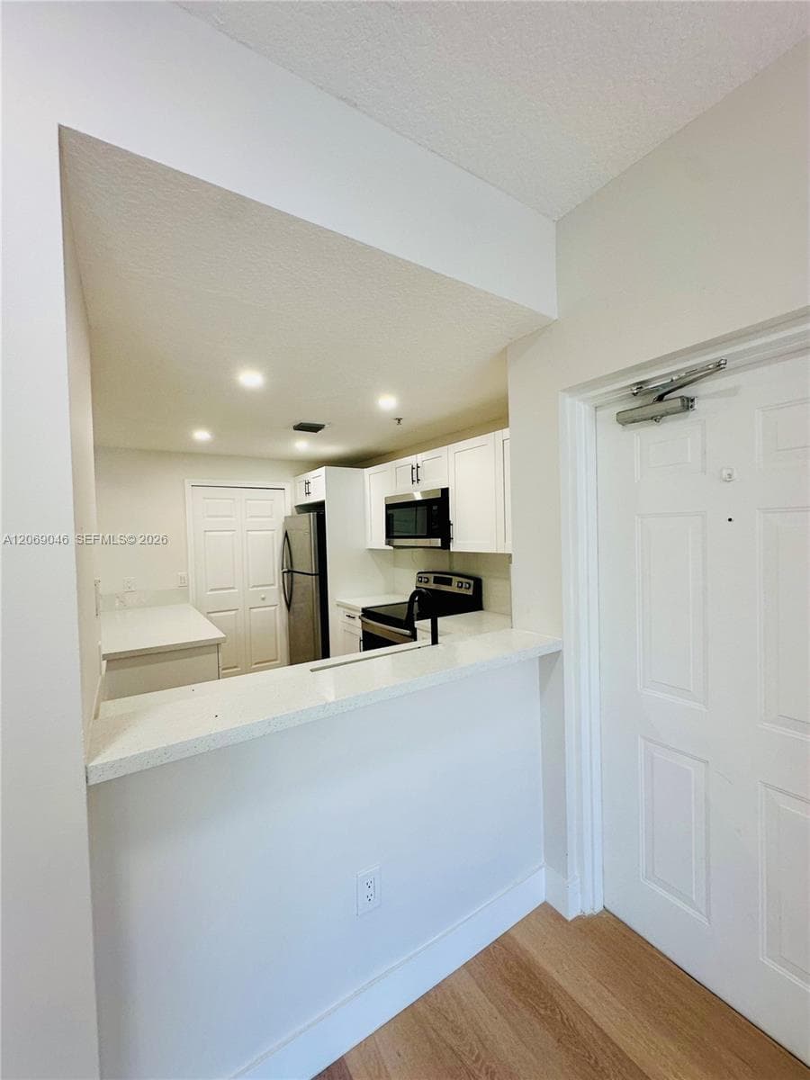 6560 NW 114th Ave # 523, Doral, FL 33178 photo 2