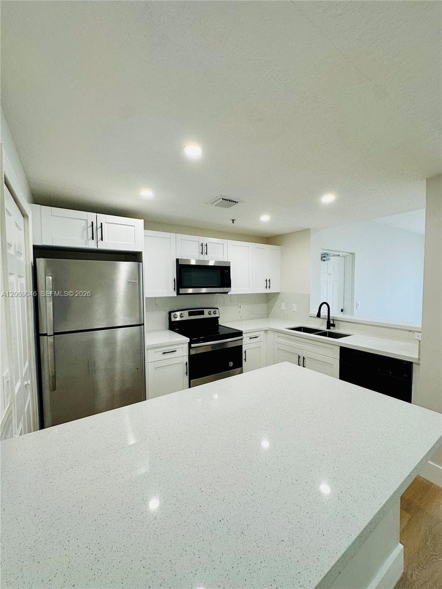 6560 NW 114th Ave # 523, Doral, FL 33178 photo 4