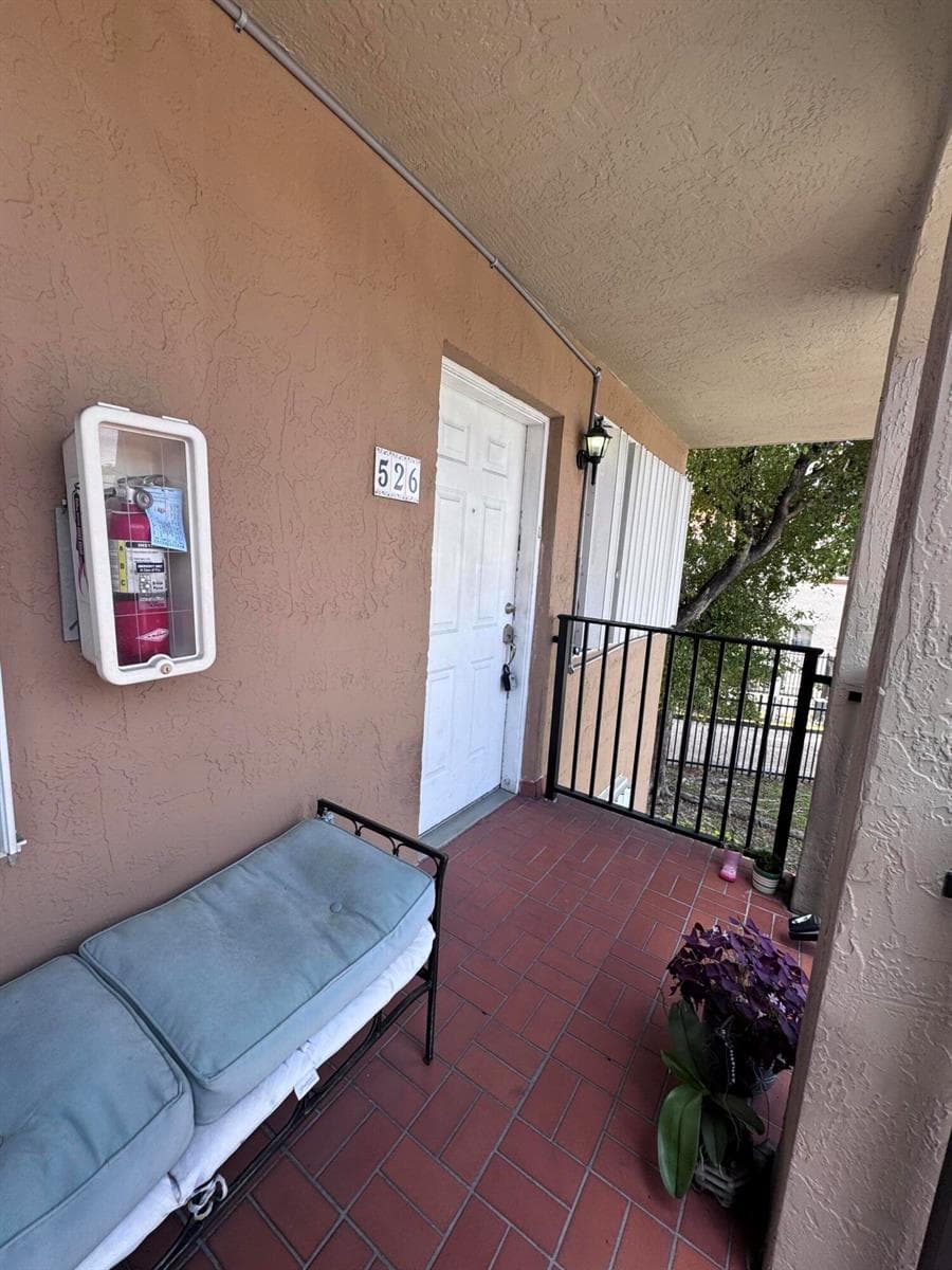 551 NW 82ND Avenue # 526, Miami, FL 33126 photo 2