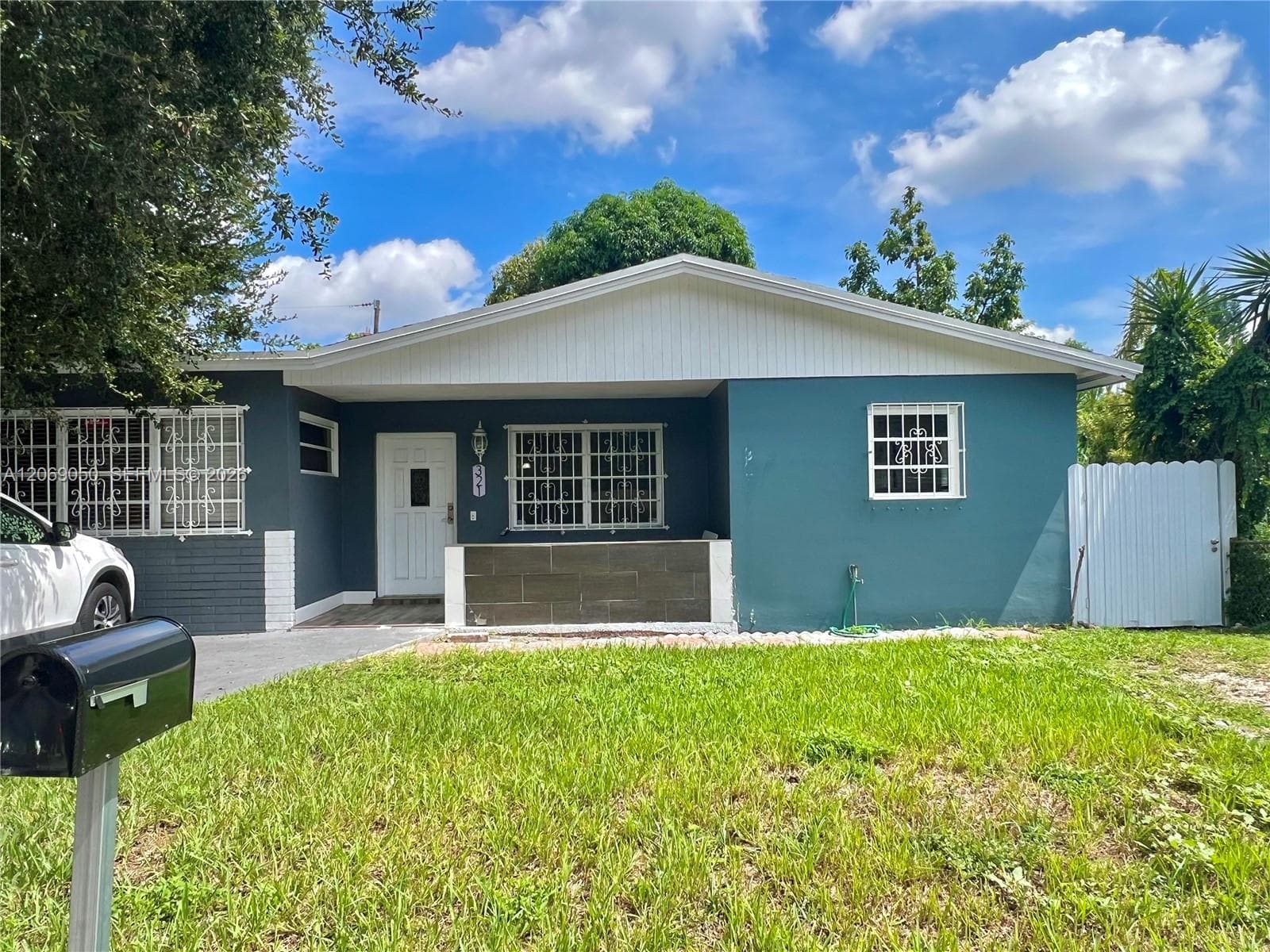 321 NE 170th St, North Miami Beach, FL 33162 photo 2