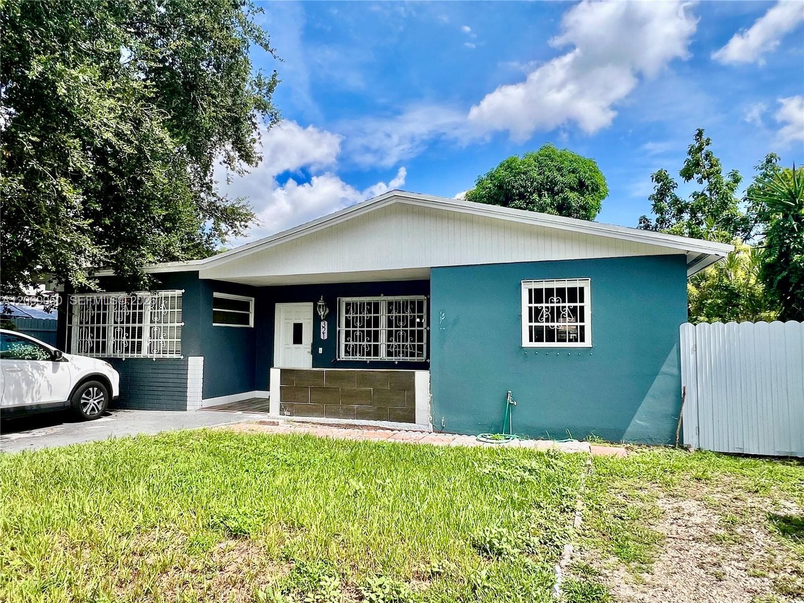 321 NE 170th St, North Miami Beach, FL 33162 photo 4