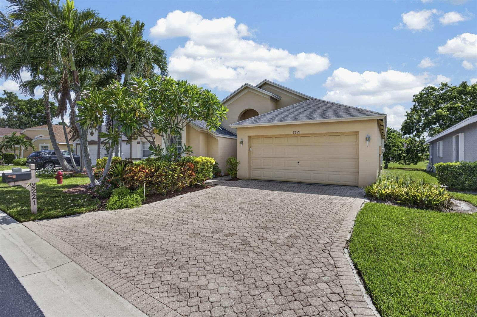 2221 SOUNDINGS Court, FL 33413