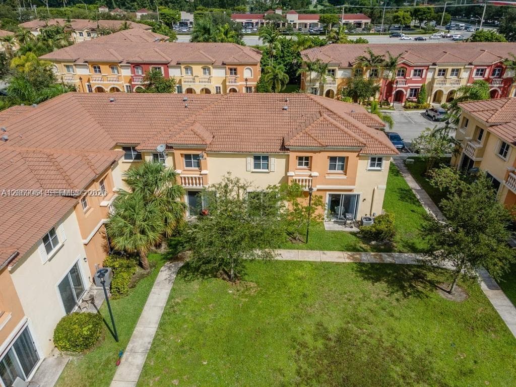 8922 SW 18th St, Miramar, FL 33025 photo 2