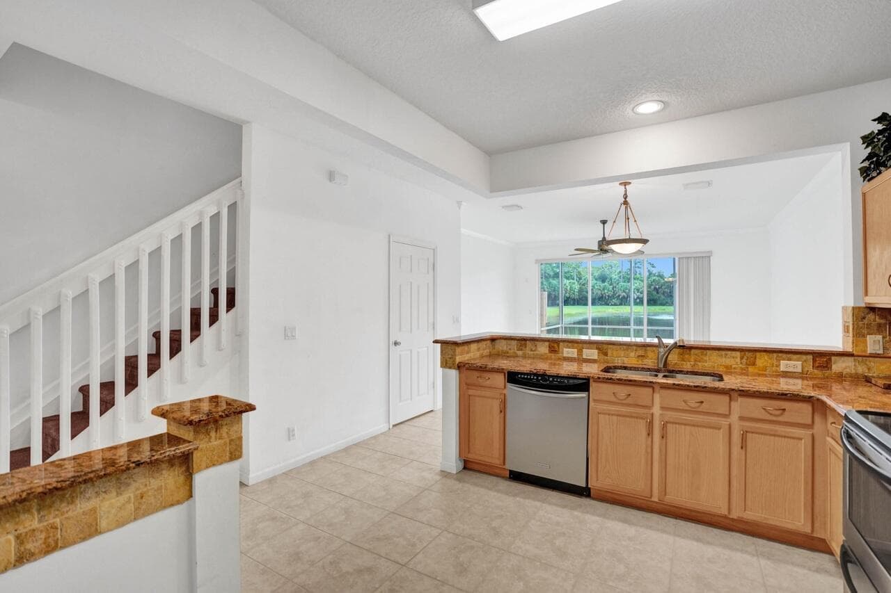 1102 Woodfield Road, FL 33415 photo 5