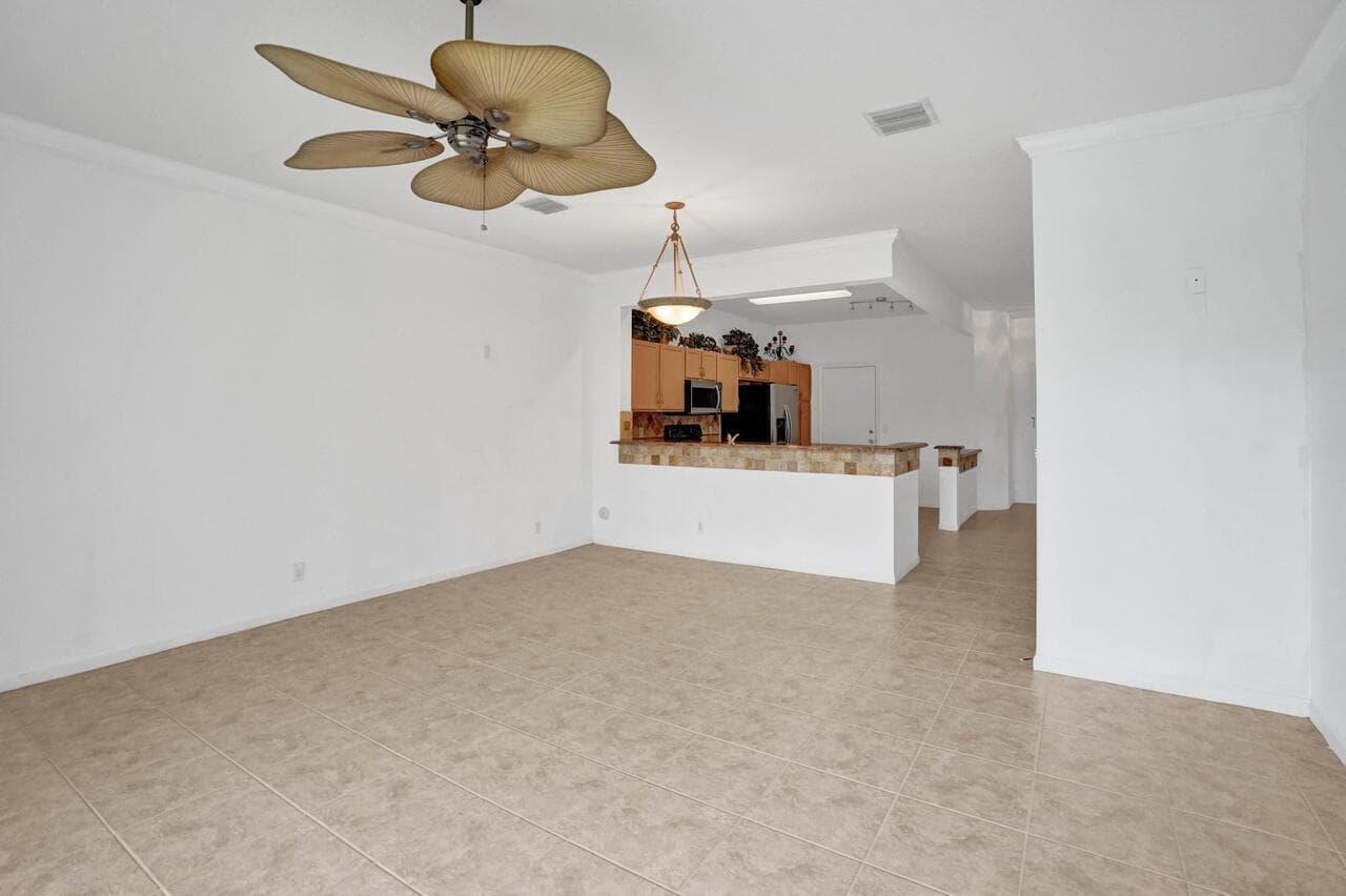 1102 Woodfield Road, FL 33415 photo 4