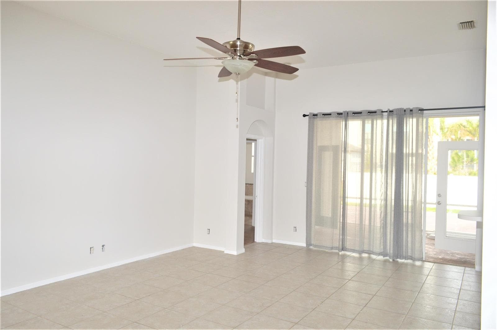 880 NW WATERLILY Place, Jensen Beach, FL 34957 photo 4