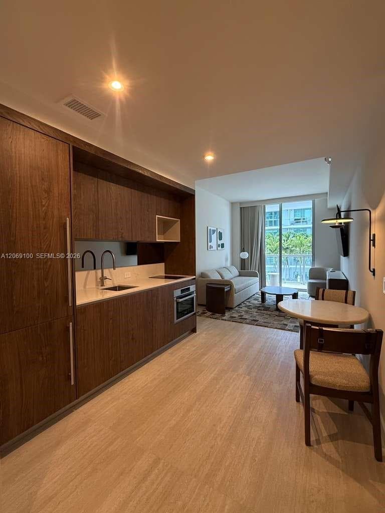1611 SW 2nd ave # 610, Miami, FL 33129 photo 5