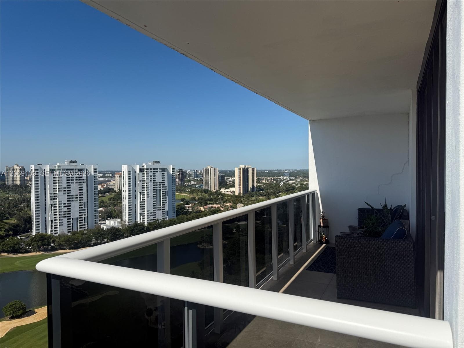 3625 N Country Club Dr # PH5, Aventura, FL 33180