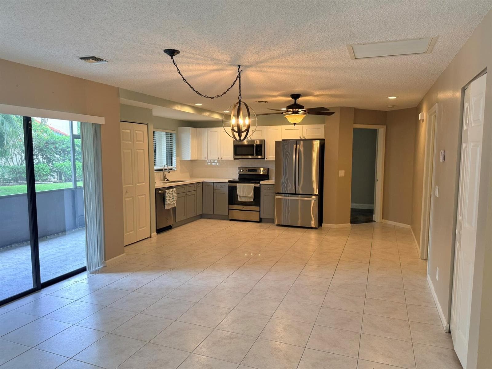 24 LEXINGTON Lane W # A, Palm Beach Gardens, FL 33418 photo 5