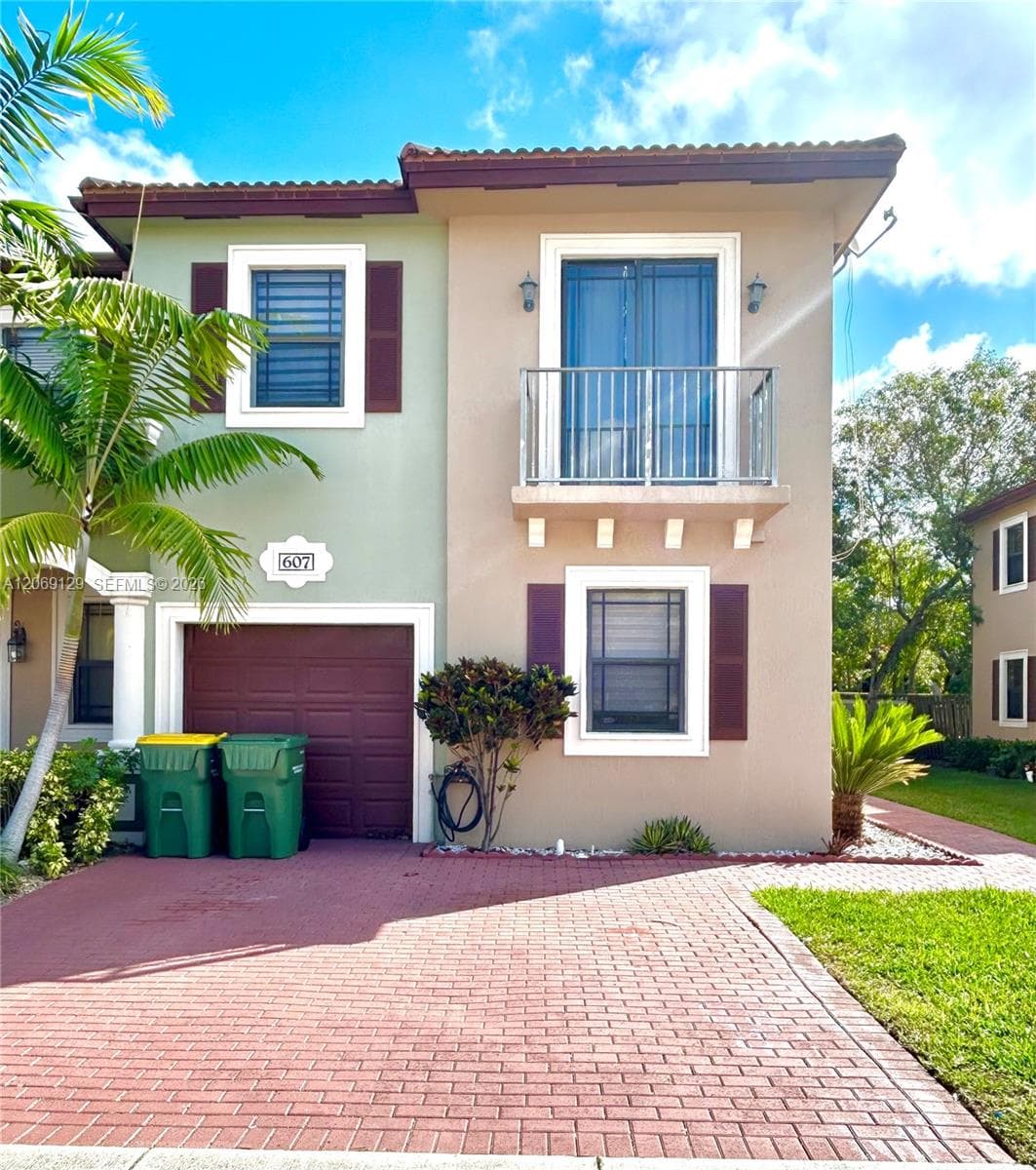 607 NE 35th Ave # 607, Homestead, FL 33033 photo 2