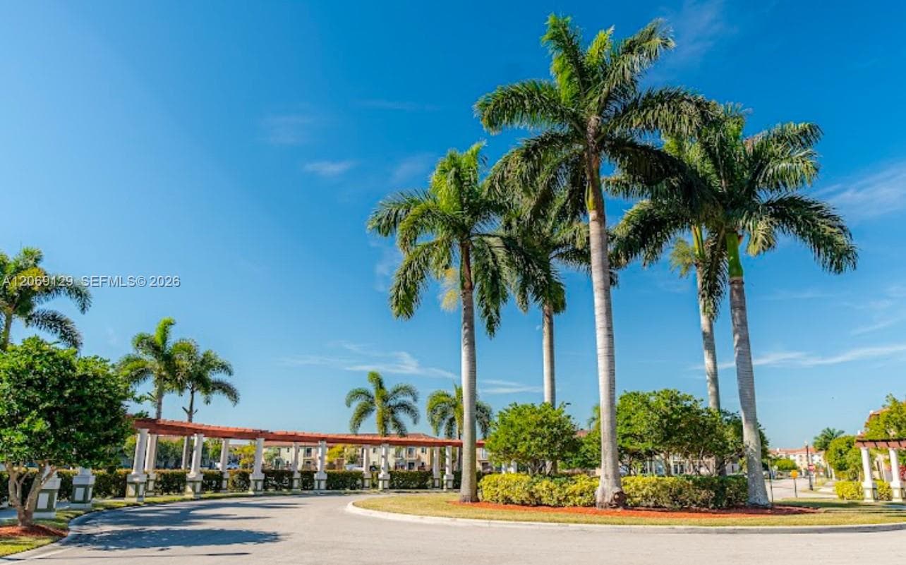 607 NE 35th Ave # 607, Homestead, FL 33033