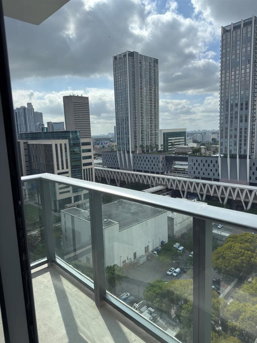11 NE 6TH Street # 2215, Miami, FL 33132