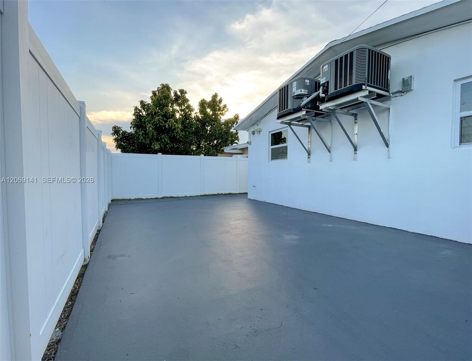 510 NE 4th Ave # 510, Hallandale Beach, FL 33009 photo 4