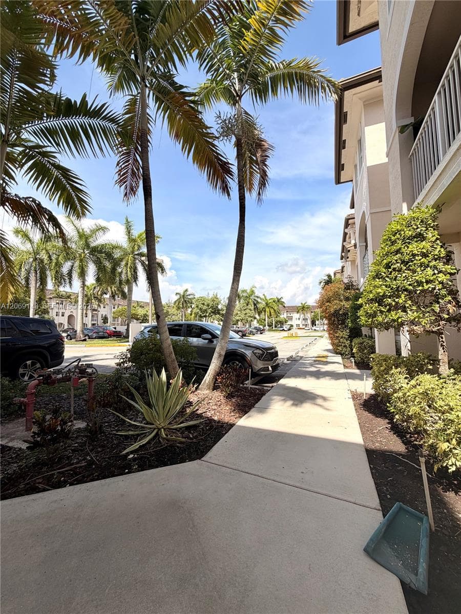 11603 NW 89th St # 109, Doral, FL 33178 photo 2