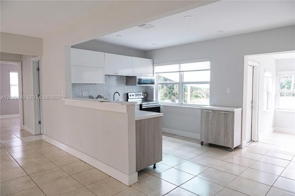 2842 Jackson St, Hollywood, FL 33020 photo 4