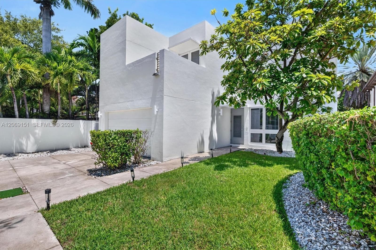 745 SW 22nd Rd, Miami, FL 33129 photo 2