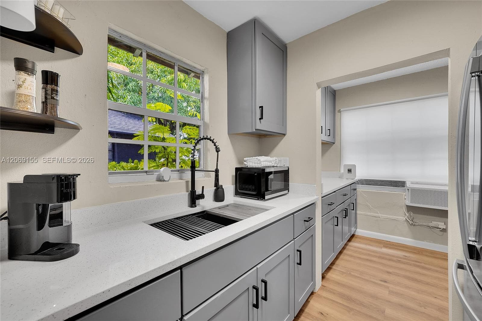 31 NE 53rd St, Miami, FL 33137 photo 2