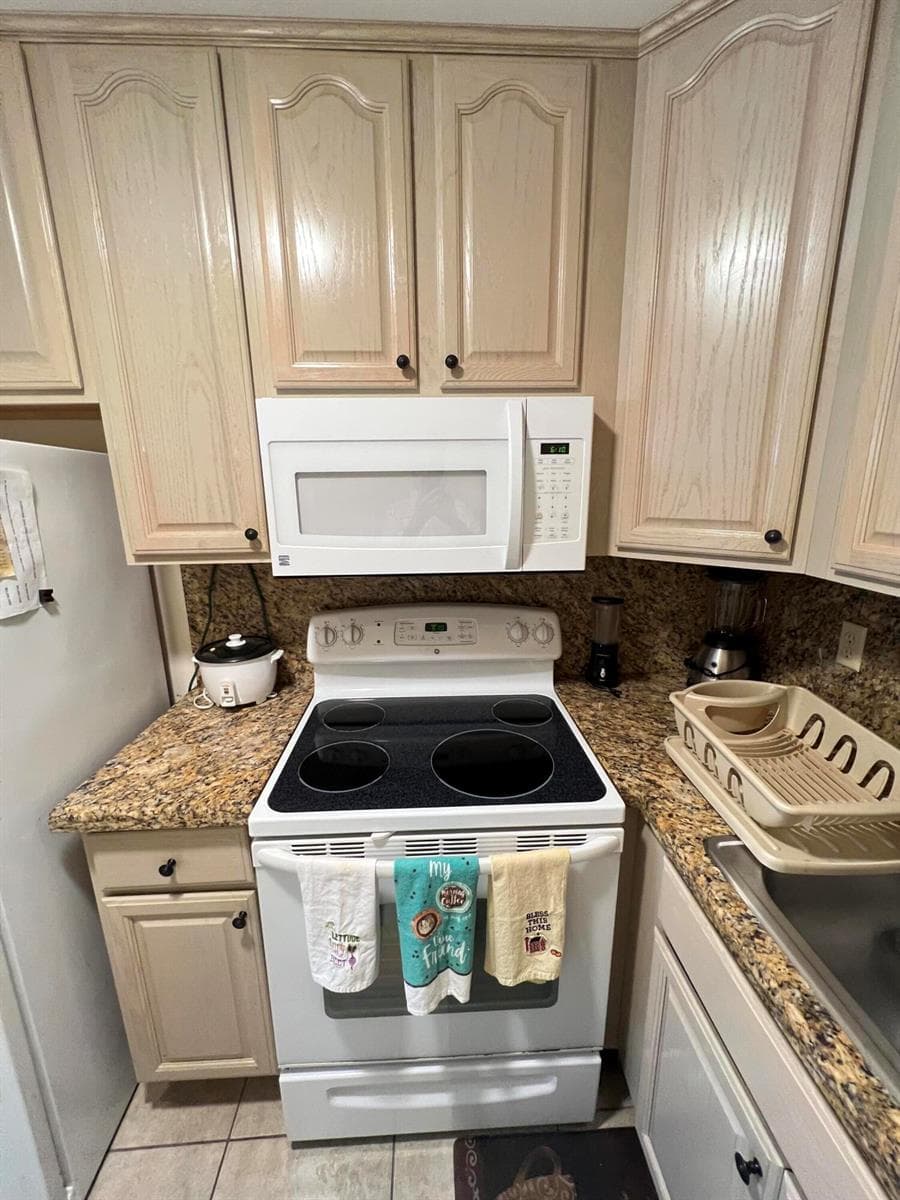 95 COVENTRY D, West Palm Beach, FL 33417 photo 2