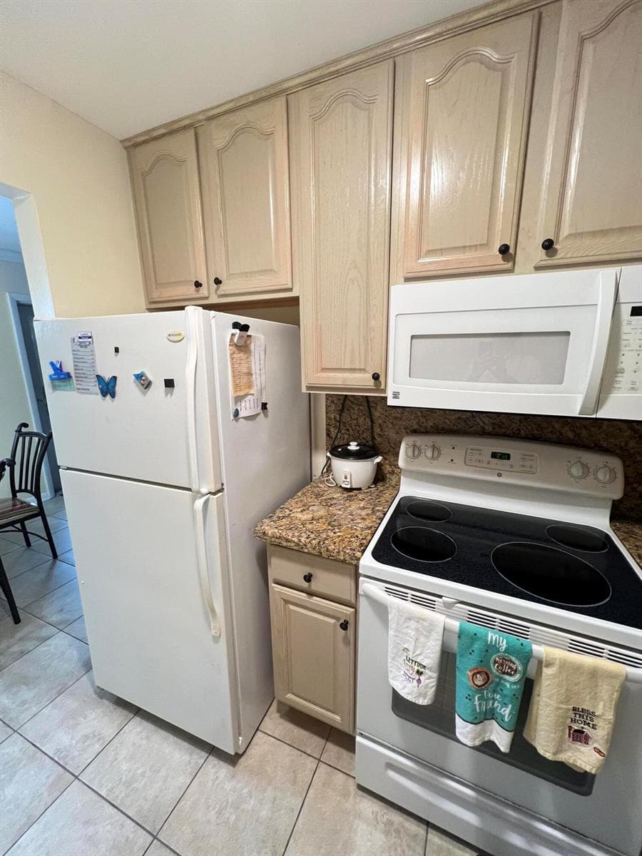 95 COVENTRY D, West Palm Beach, FL 33417 photo 3